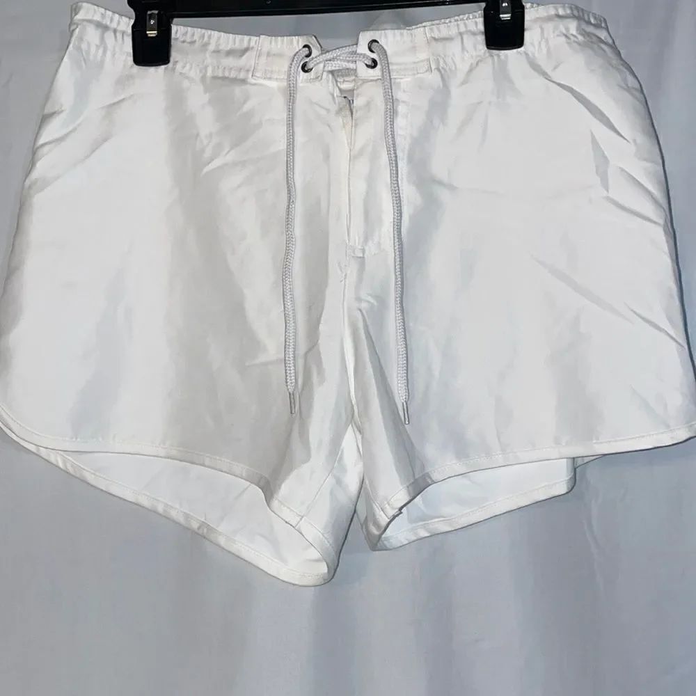 Catalina whit shorts